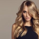 womens-long-wavy-hair-razor-cut-blonde-color