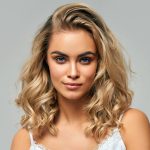 womens-shoulder-length-wavy-shag-hairstyle-blonde-hair