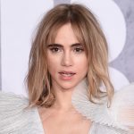 suki-waterhouse-medium-shag-cut-blonde-hair