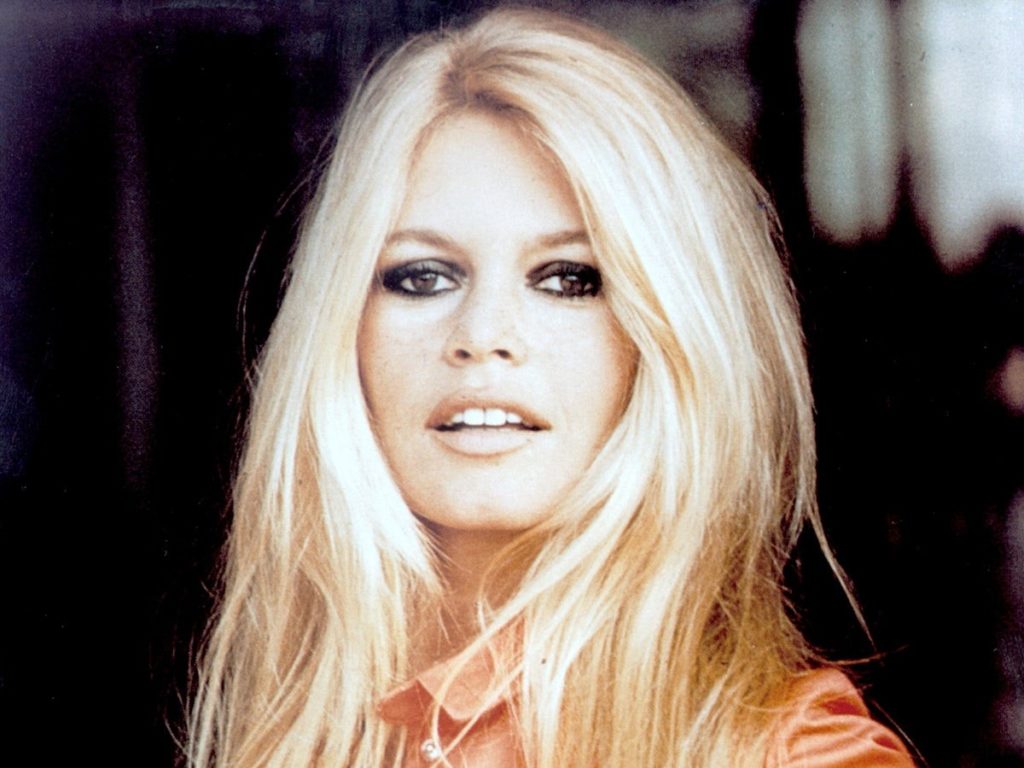 bridget-bardo-blonde-hairdo