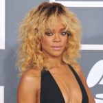 rihanna-shoulder-length-wavy-blonde-hair
