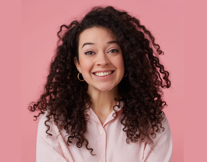 Medium curly hair style