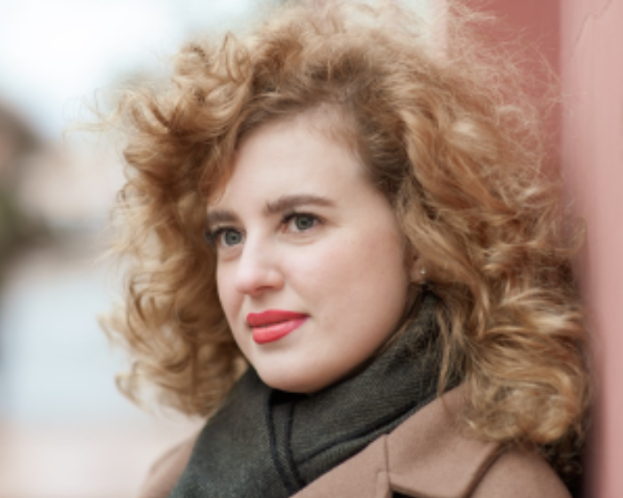 medium-curl-side-bangs