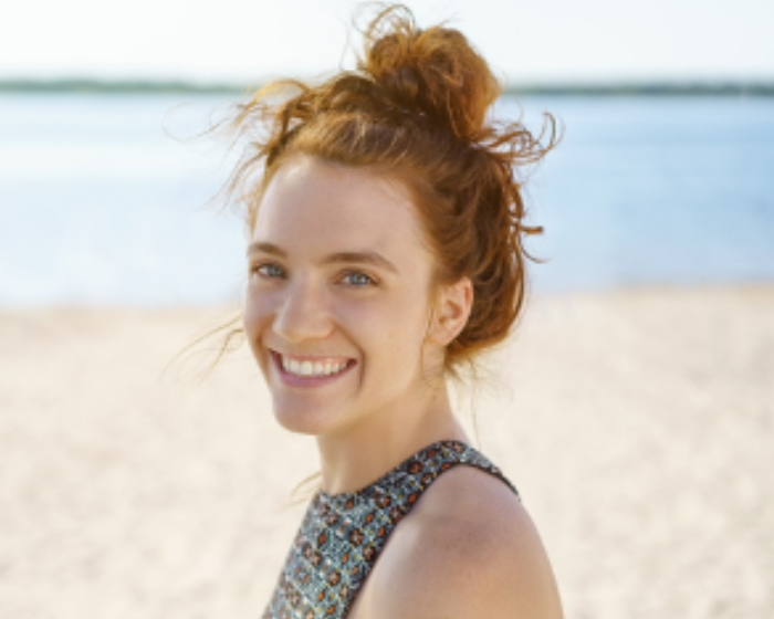 medium-curly-ponytail