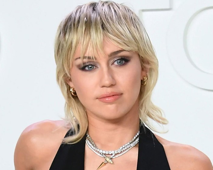 miley-cyrus-wolf-cut-mullet-blonde-hair