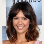 jessica-alba-curtain-bangs-shoulder-length-wavy-hair